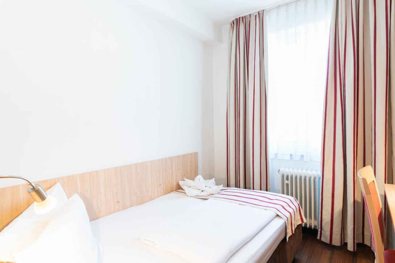 Hotel Astoria Stuttgart City Exterior foto