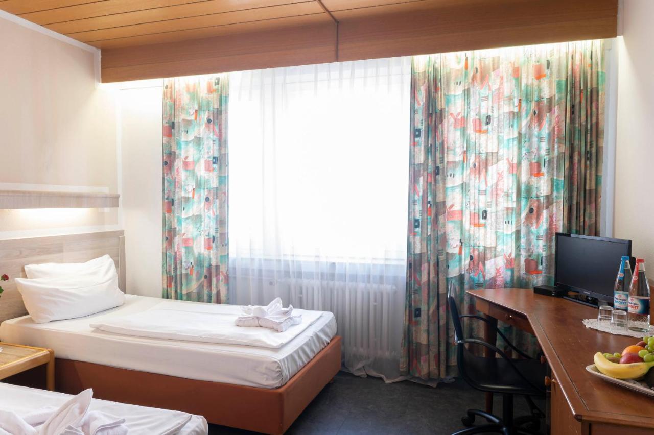Hotel Astoria Stuttgart City Exterior foto